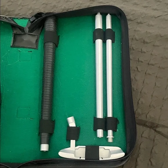 Portable Putting Green Putter Set - Green/Black - Picture 4 of 10